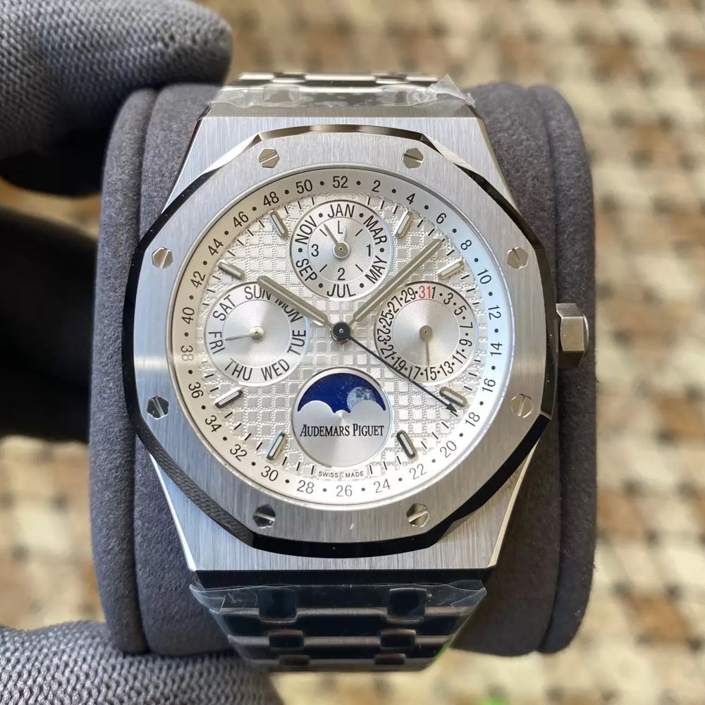 오데마피게 로얄오크 퍼페츄얼 캘린더 실버 다이얼 SS 브레이슬릿 41mm 26574