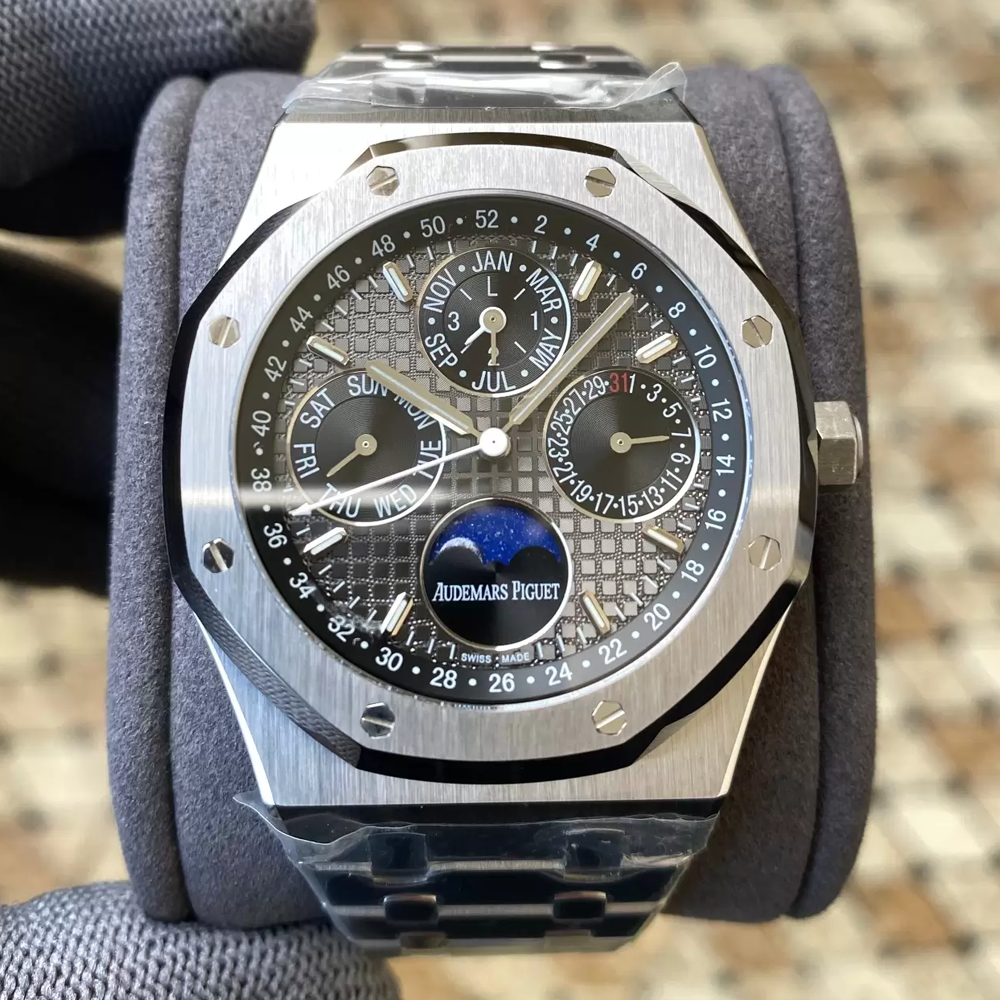 오데마피게 로얄오크 퍼페츄얼 캘린더 그레이 다이얼 SS 브레이슬릿 41mm 26574