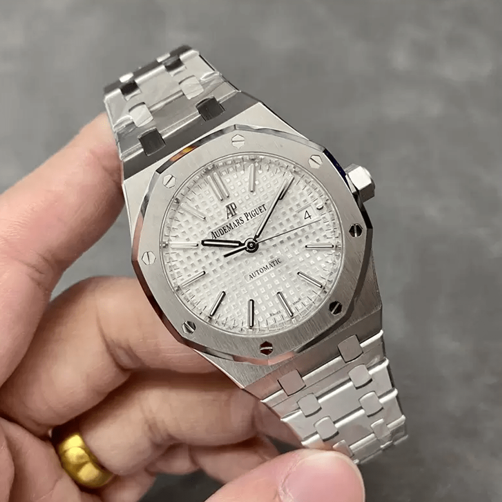 오데마피게 로얄오크 화이트 텍스처 다이얼 SS 브레이슬릿 37mm 15450