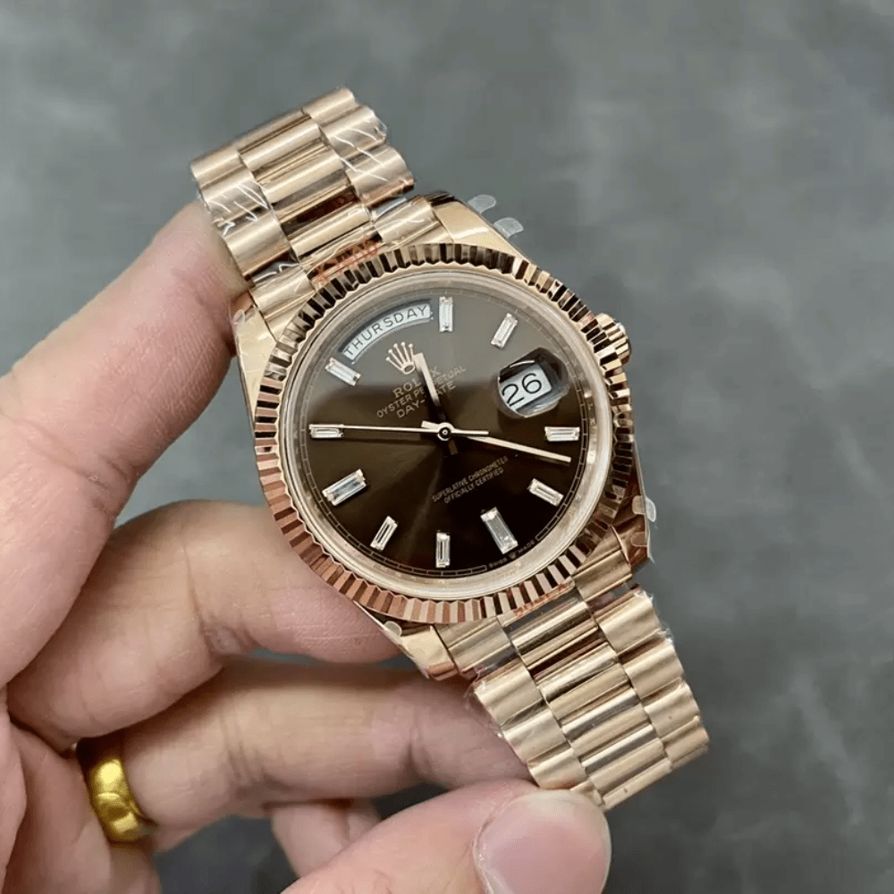 롤렉스 데이데이트 초코다이얼 바게트다이아 로즈골드 금통 40mm V3(텅스텐 헤비 버전) 228235