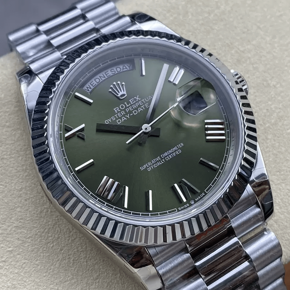 롤렉스 데이데이트 올리브 그린 로만 다이얼 40mm V3(텅스텐 헤비 버전) 228236