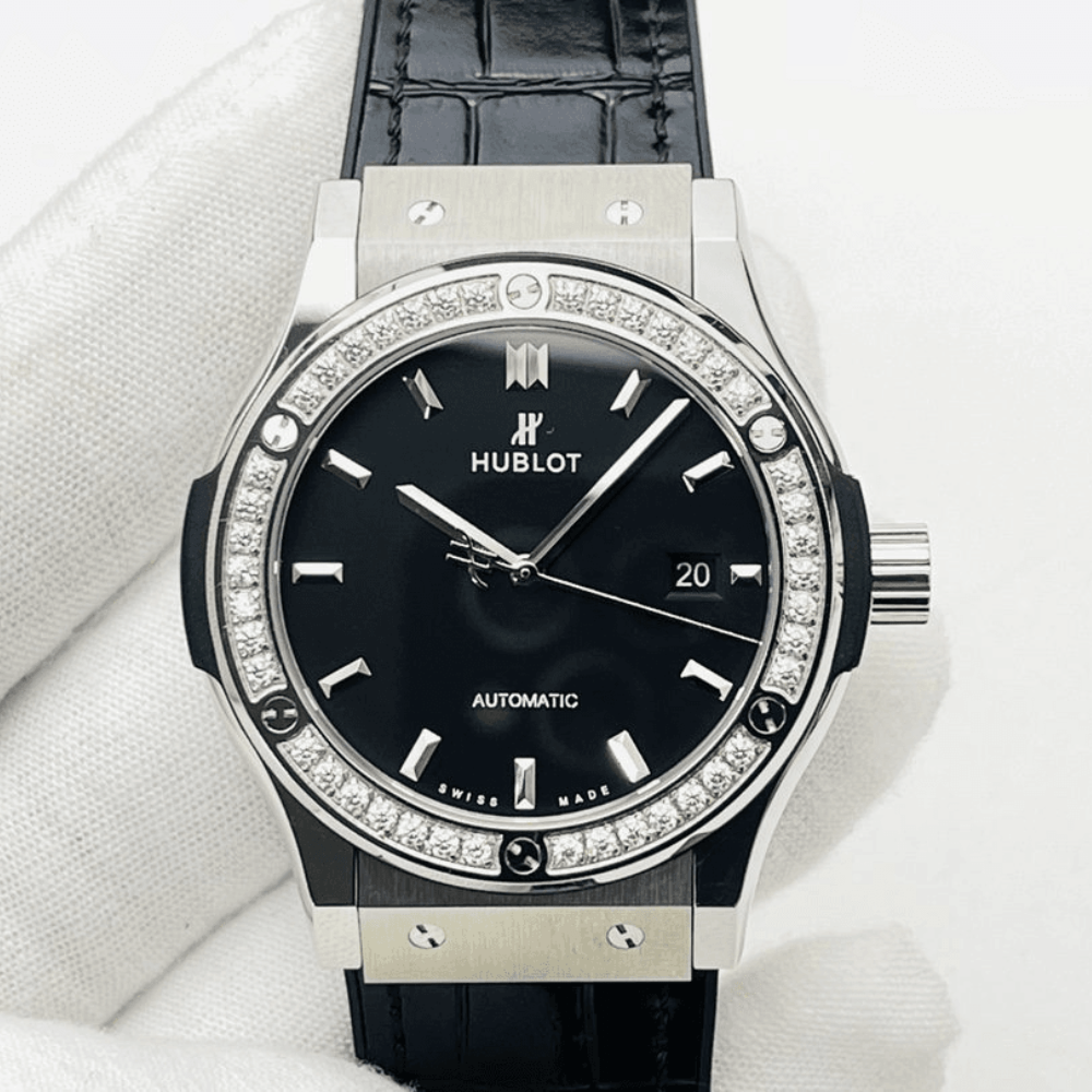 위블로 클래식 퓨전 블랙 다이얼 다이아베젤 티타늄 가죽 스트랩 38mm/42mm 542.NX.1171.RX