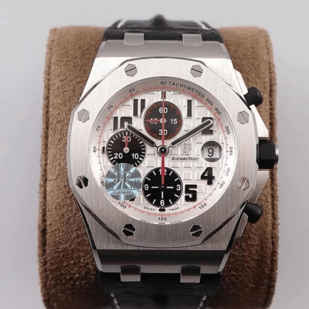 오데마피게 로얄오크 오프쇼어 화이트/블랙 다이얼 스틸 블랙 가죽스트랩 V2 42mm 26170ST