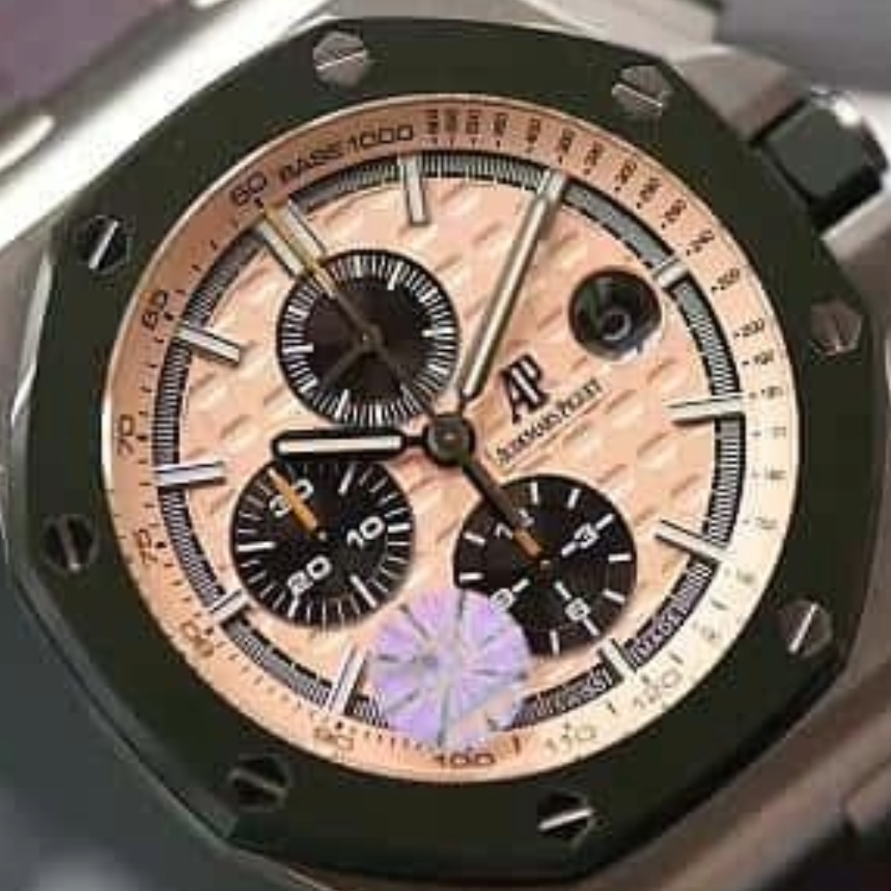 오데마피게 로얄오크 오프쇼어 밀리터리 에디션 크림 다이얼 러버 스트랩 44mm 26400SO