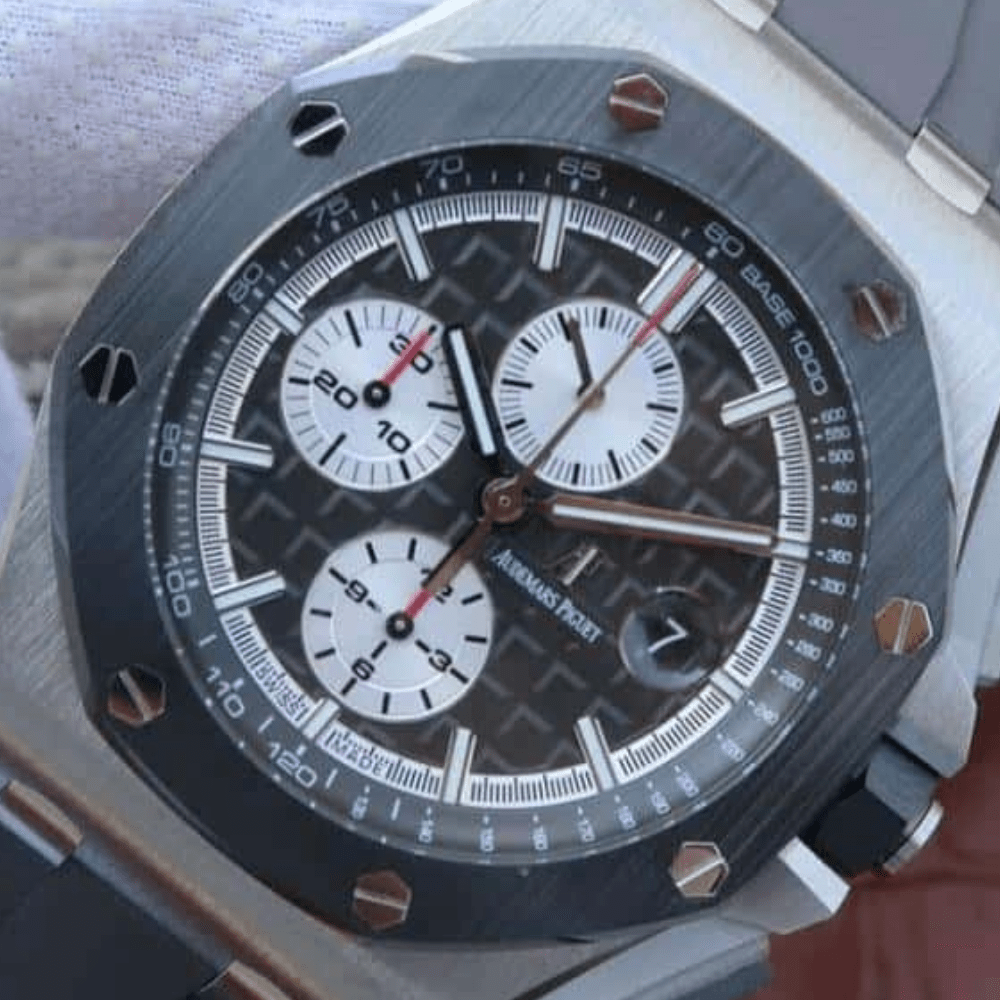 오데마피게 로얄오크 오프쇼어 그레이/화이트 다이얼 스틸 그레이 러버스트랩 44mm 26400IO