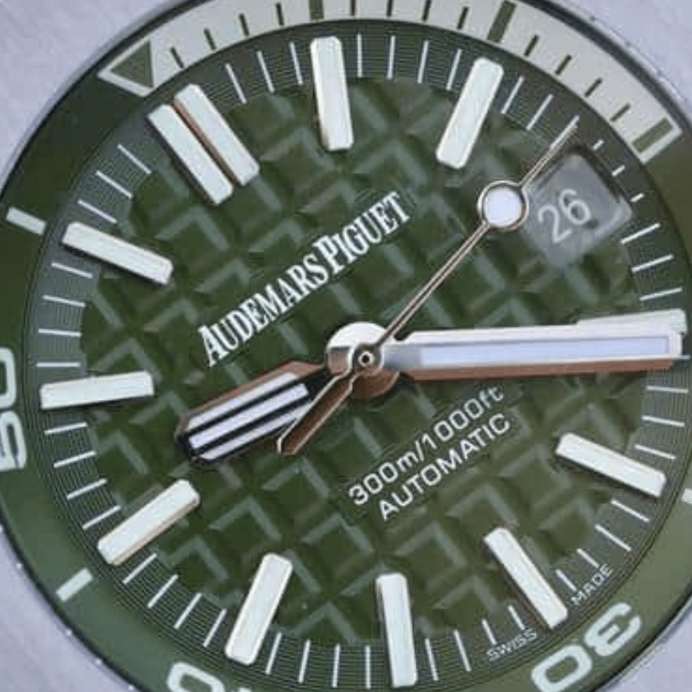 오데마피게 로얄오크 오프쇼어 다이버 그린 다이얼 러버 스트랩 슈퍼클론 V8 42mm 15710ST