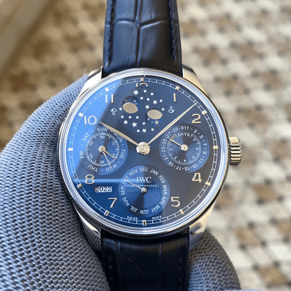 IWC 포르투기저 퍼페츄얼 캘린더 화이트골드 블루 다이얼 44mm IW503401