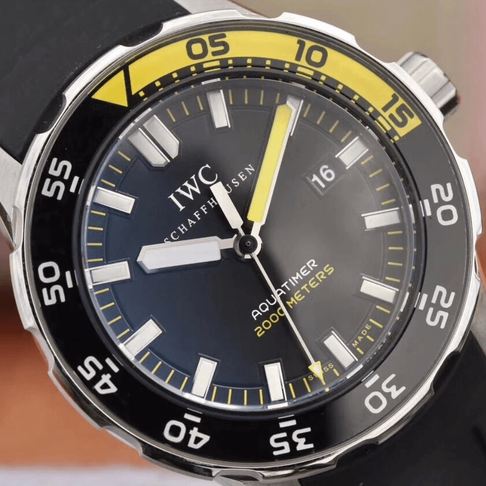 IWC 아쿠아타이머 스틸 블랙 다이얼 러버 스트랩 44mm  IW356802