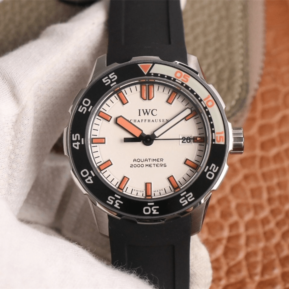 IWC 아쿠아타이머 스틸 화이트/오렌지 다이얼 러버 스트랩 44mm W356807