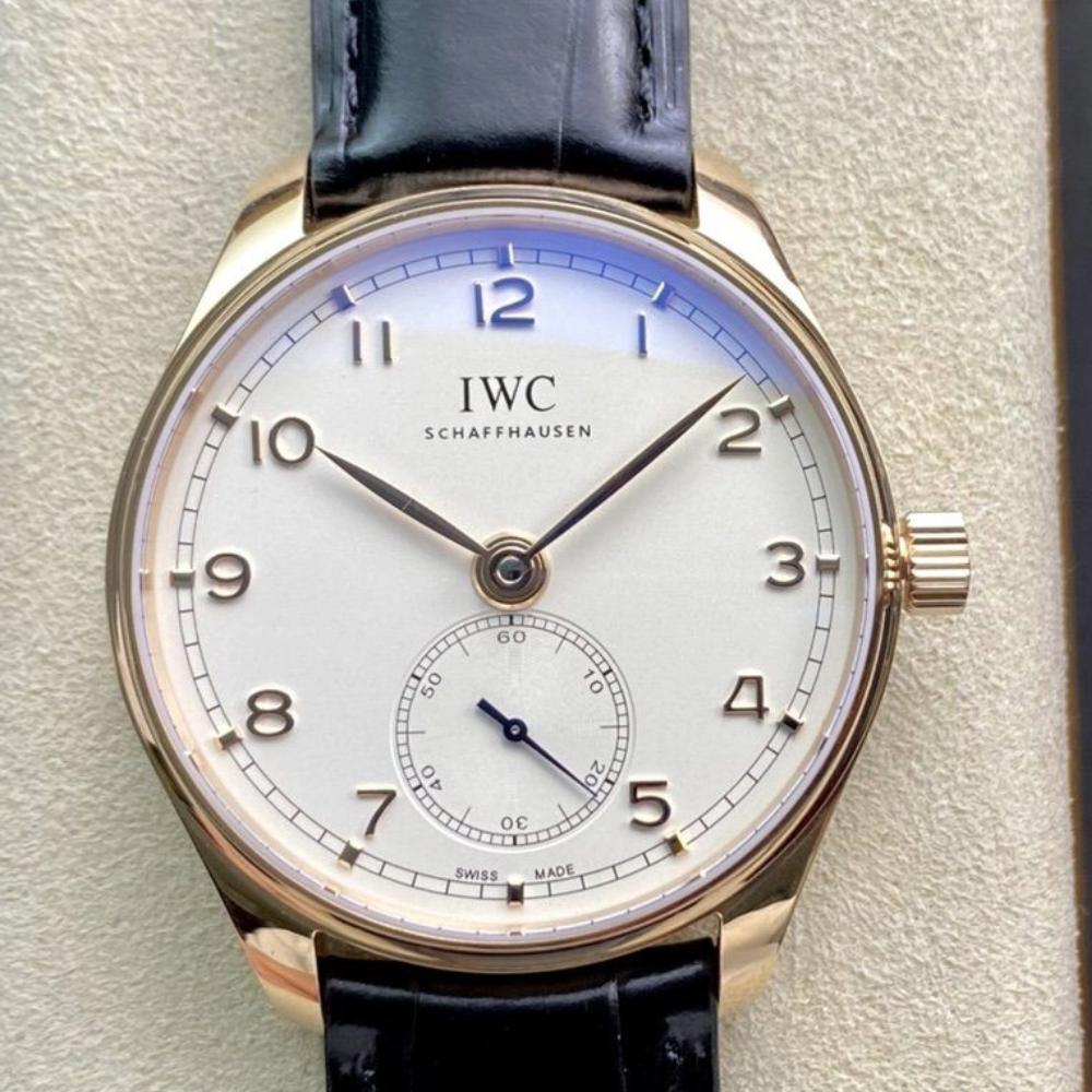 IWC 포르투기저 크로노그래프 로즈골드 화이트 다이얼 레더 스트랩 40mm IW358306