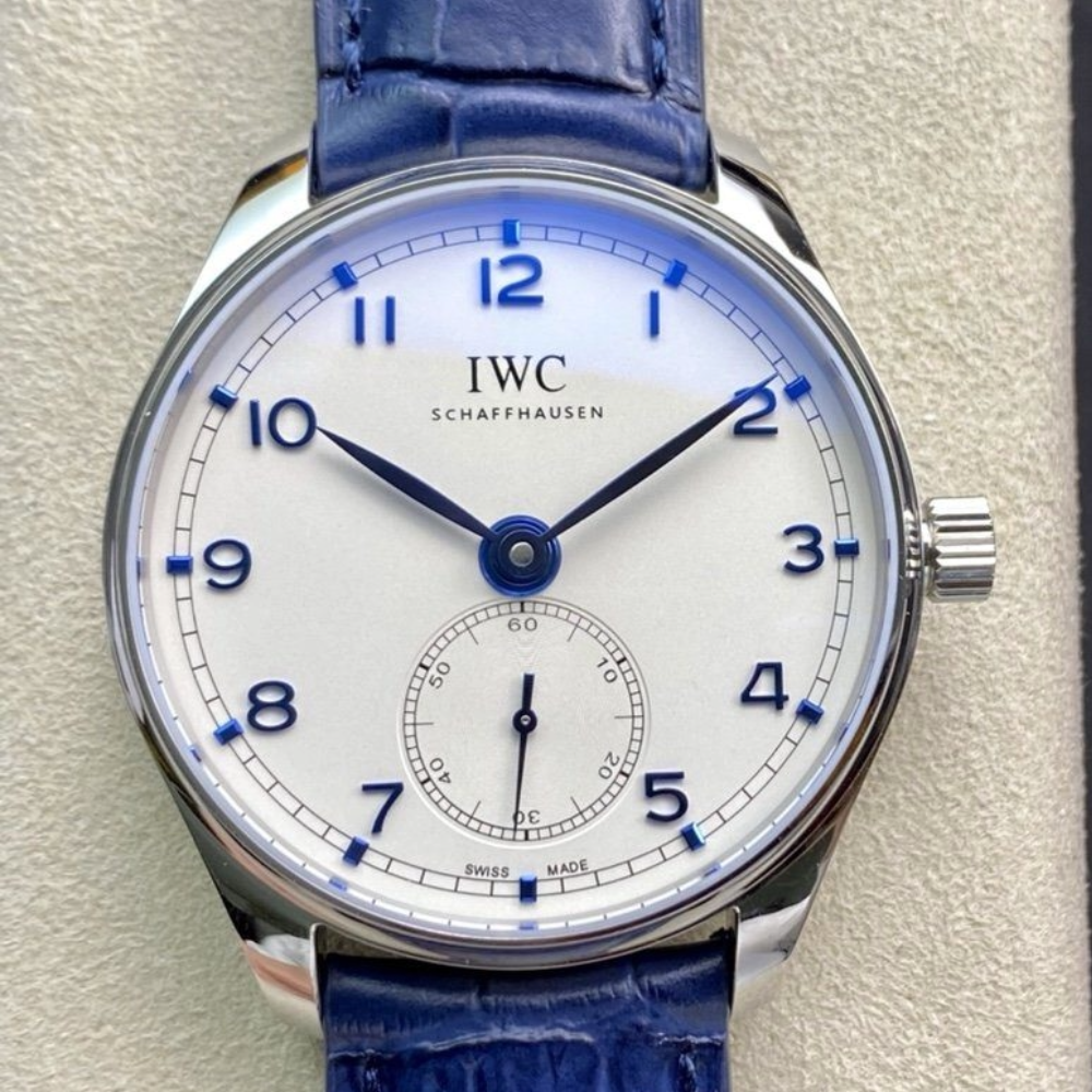 IWC 포르투기저 크로노그래프 실버 화이트/블루 다이얼 레더 스트랩 40mm IW358304