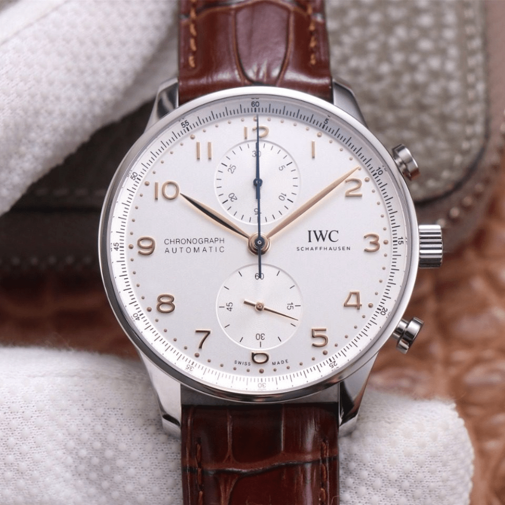 IWC 포르투기저 크로노그래프 화이트골드 화이트 다이얼 레더 스트랩 41mm IW371604