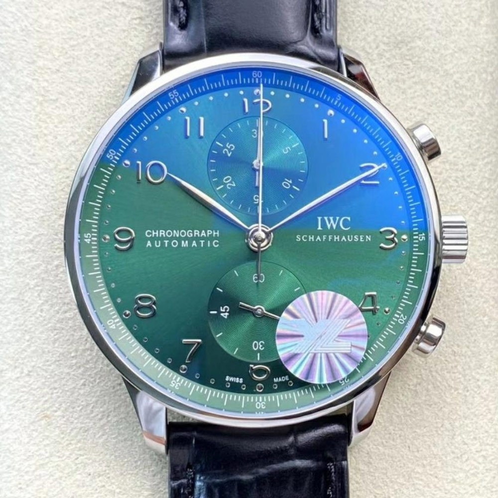 IWC 포르투기저 크로노그래프 그린 다이얼 150주년 기념 에디션 레더 스트랩 40mm IW371615