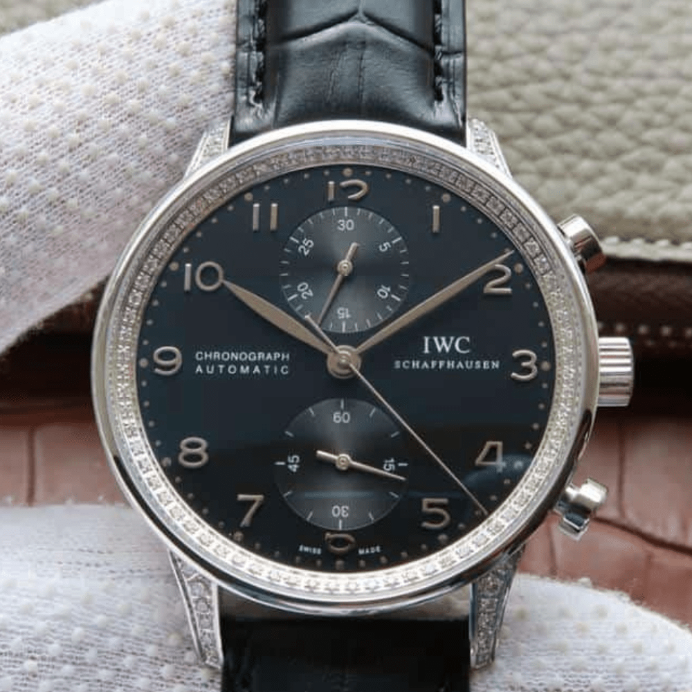 IWC 포르투기저 슈퍼 울트라씬 크로노그래프 스틸 다이아베젤 블랙 다이얼 레더 스트랩 40.9mm IW371440