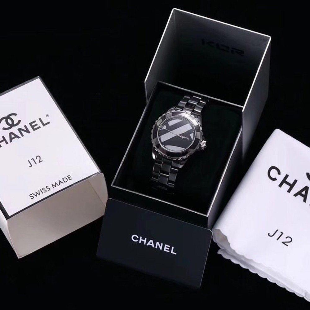 샤넬 J12 리미티드 에디션 블랙 다이얼 세라믹 스트랩 38mm H5582
