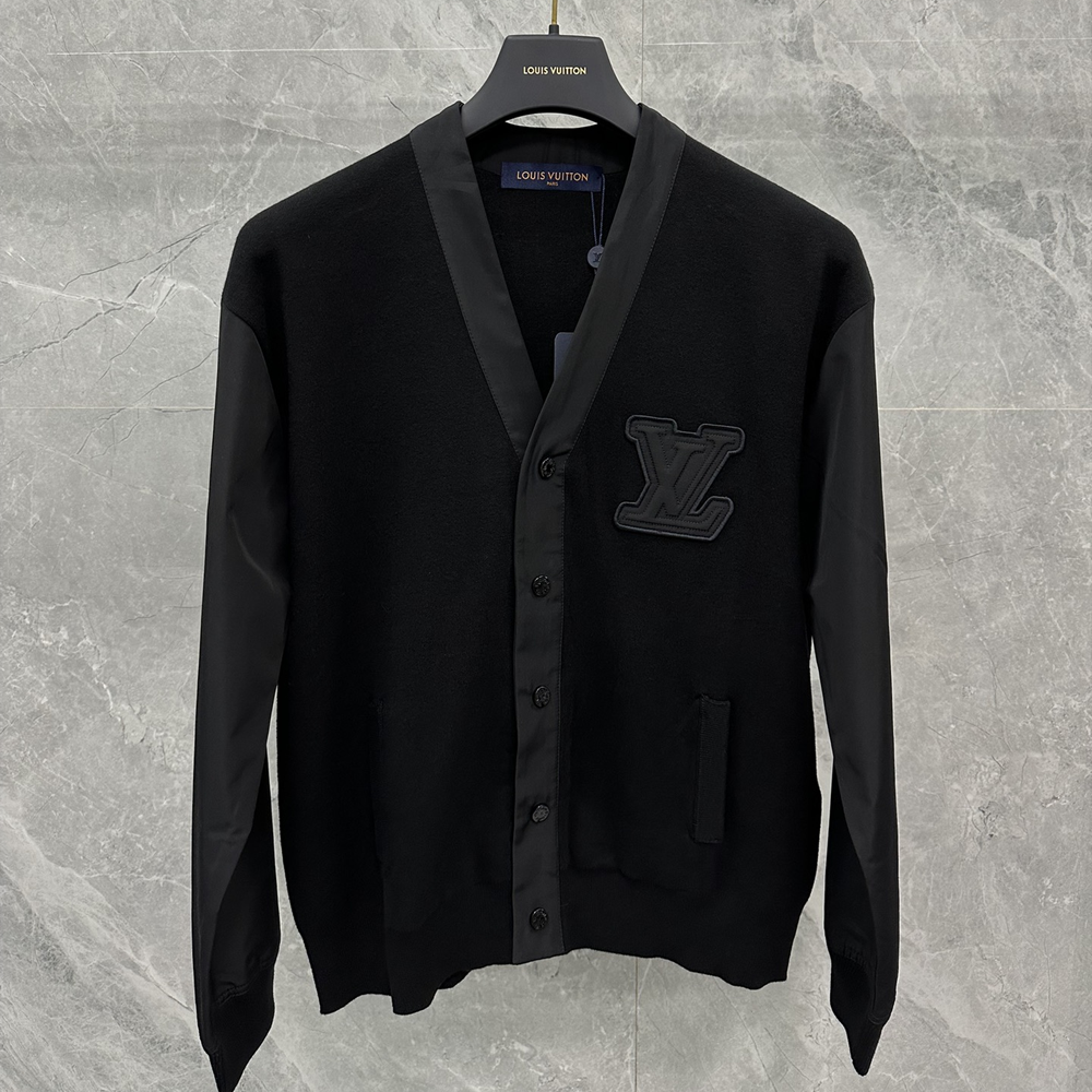 루이비통 테크니컬 울 자수로고 가디건