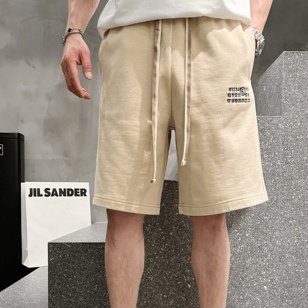 마르지엘라 24SS 자수로고 반바지 베이지