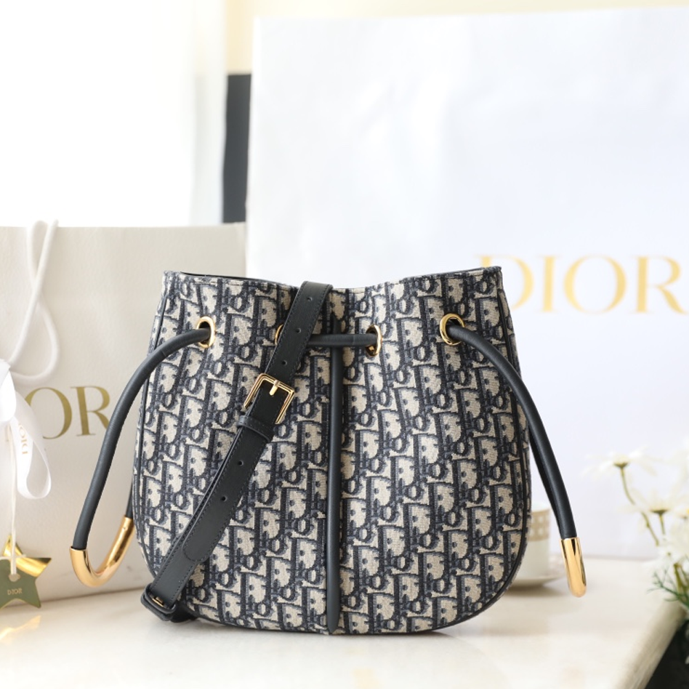 디올 노리타 미듐 백 오블리크 블루 M2312UTZQ_M928