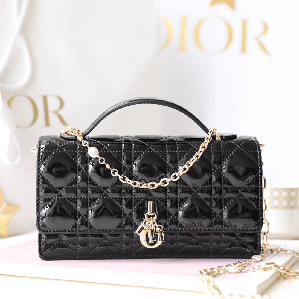 디올 레이디 탑 핸들 클러치백 블랙 유광
