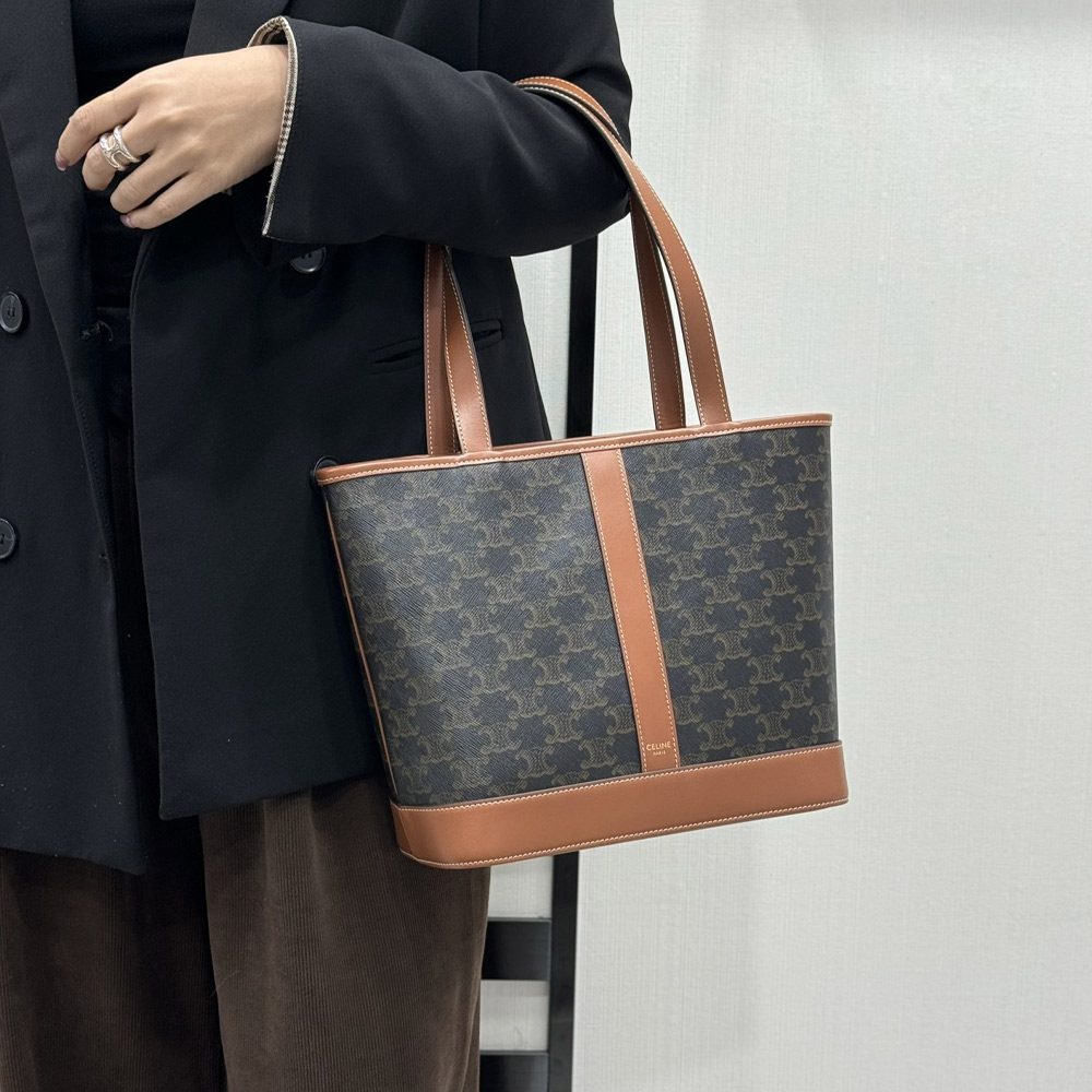 셀린느 트리오페 카바스 스몰 토트백 탄