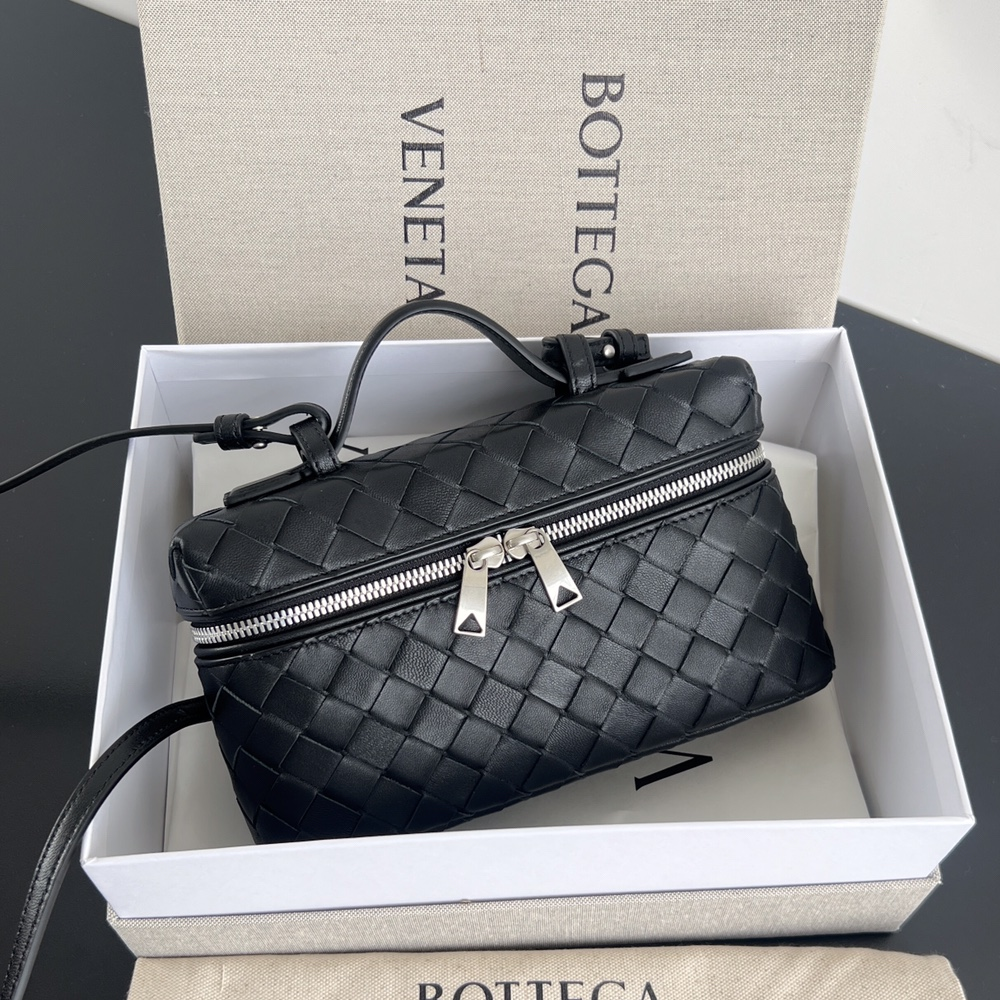 보테가베네타 뱅 베니티 케이스 블랙 789109