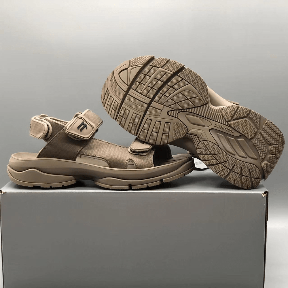 발렌시아가 투어리스트 샌들 브라운