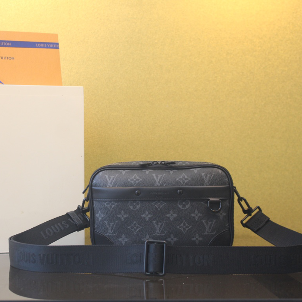 루이비통 알파 메신저 모노그램 이클립스 M46955