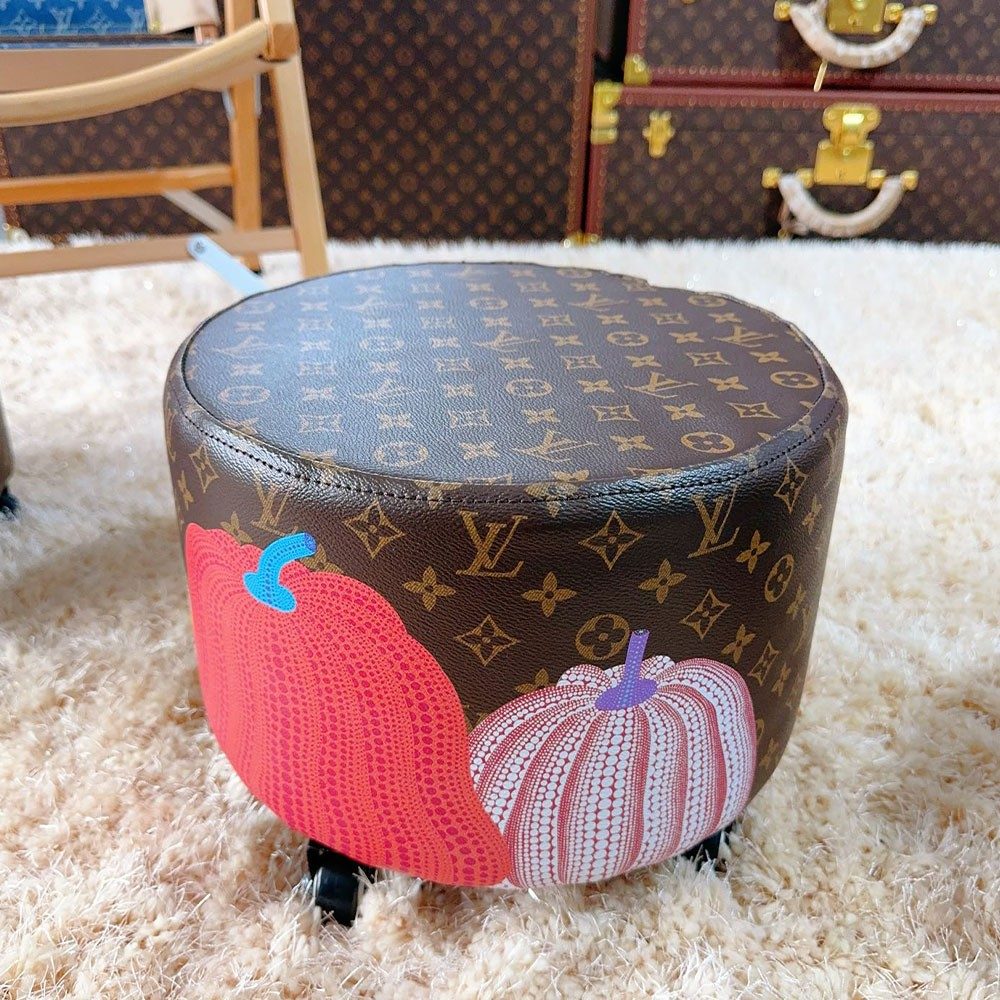 루이비통 X 쿠사마 야요이 모노그램 스툴
