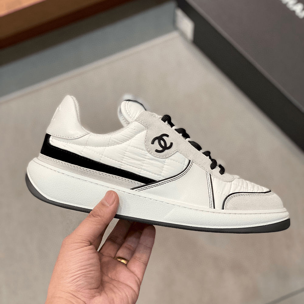 샤넬 CC 퀼팅 테니스 스니커즈 화이트 블랙