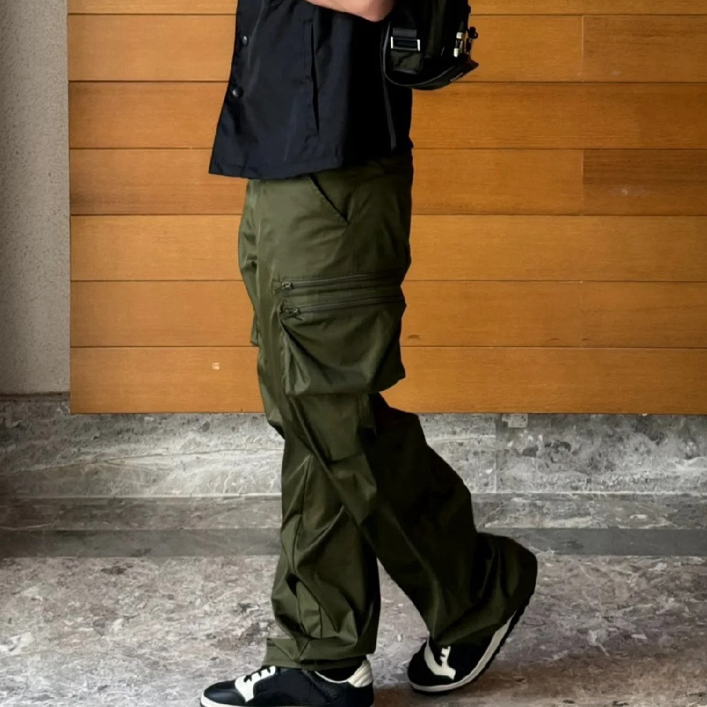 프라다 24SS 리나일론 카고 팬츠 카키