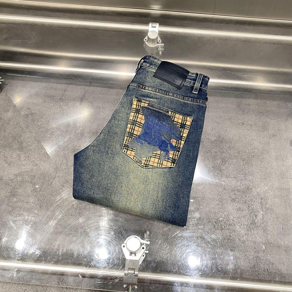 버버리 24FW 자수로고 데님 팬츠