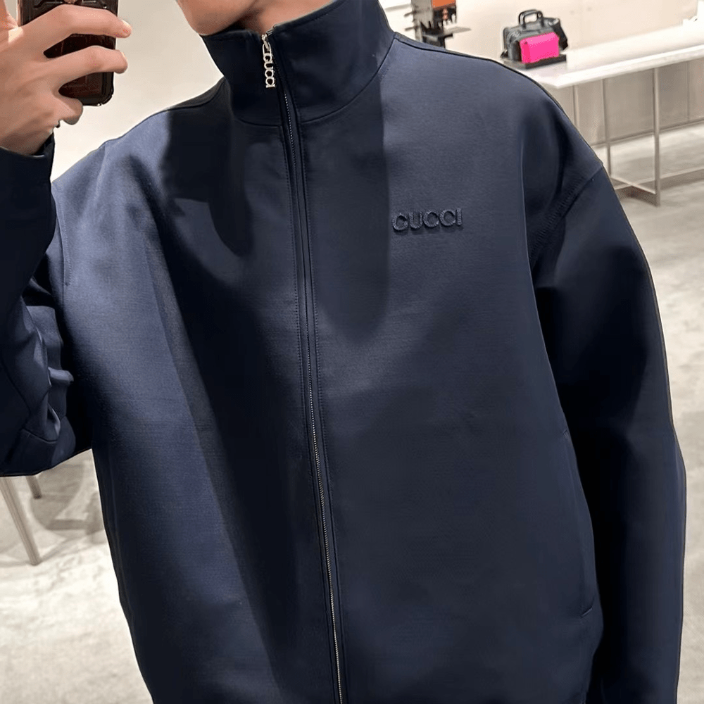 구찌 24FW 울 아세테이트 자수 집업 네이비