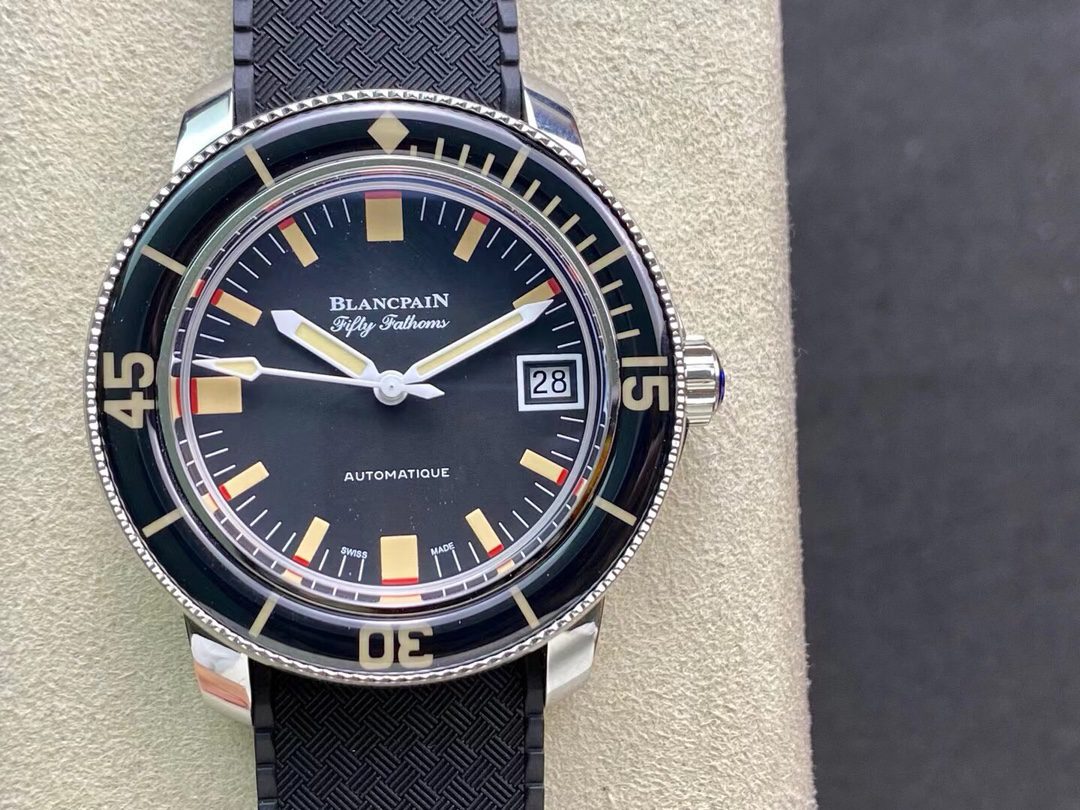 블랑팡 피프티 패덤즈 바라쿠다 러버 스트랩 40mm 5008B-1130-B52A