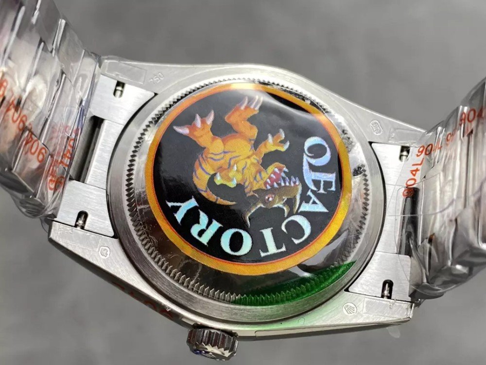 v5 롤렉스 데이데이트 그레이 로만 다이얼 화이트골드 36mm 128236