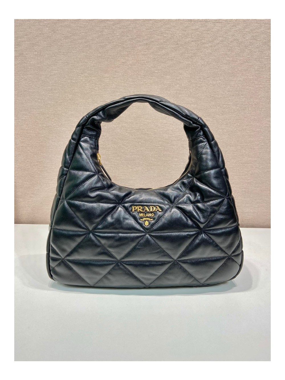 프라다 라지 탑스티치드 나파 가죽 백