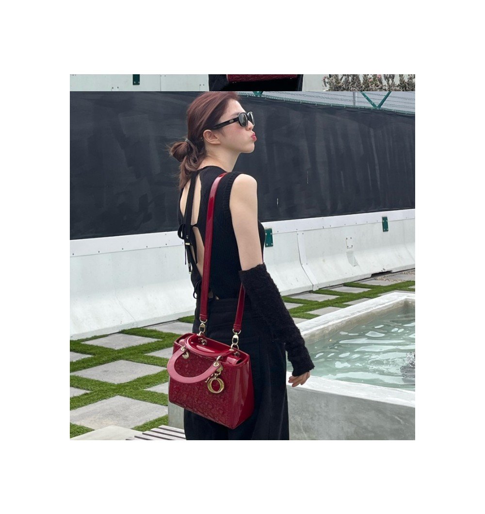 [한소희 PICK] 디올 체리 레드 페이던트 까나쥬 레이디백 미디움