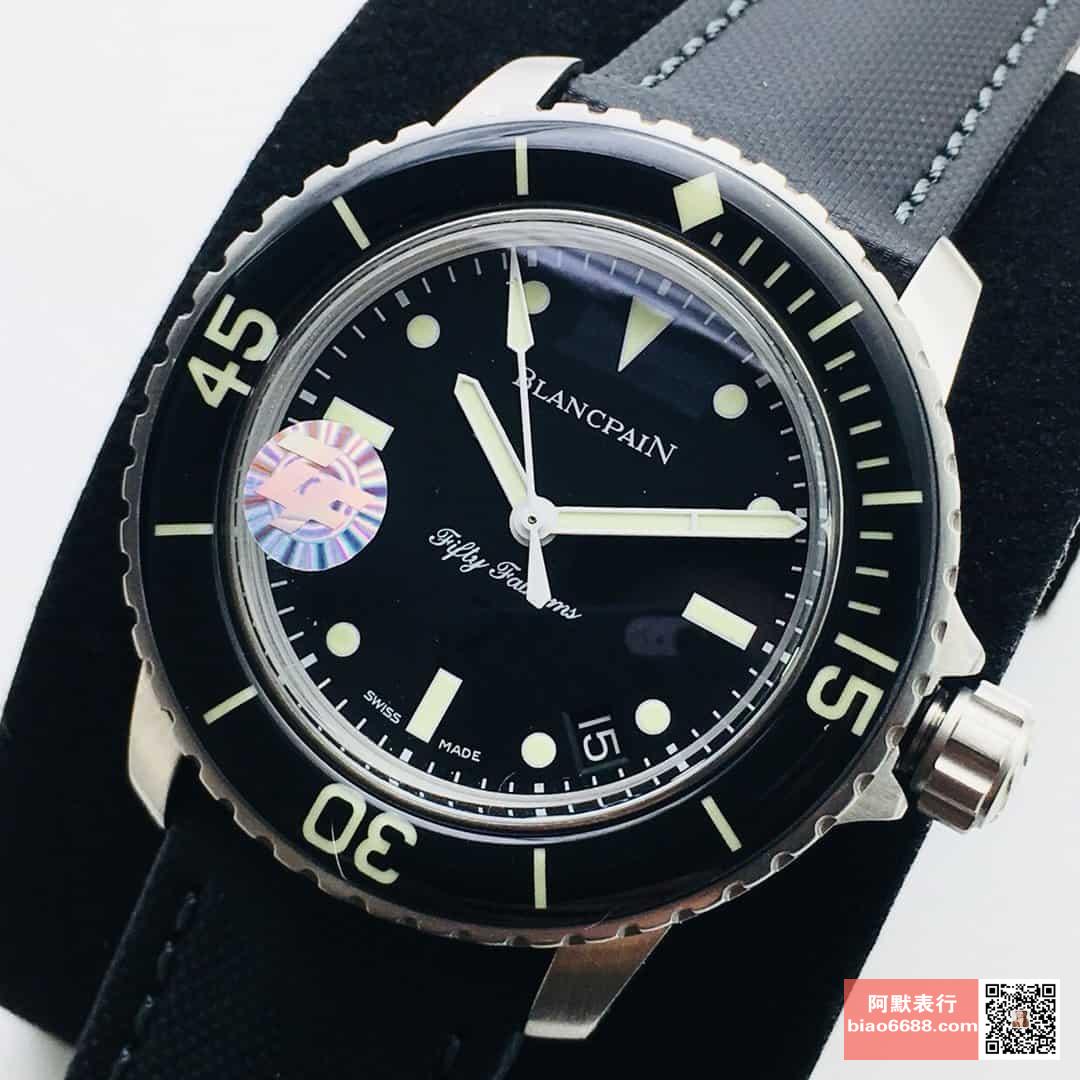 블랑팡 피프티 패덤즈 사파이어 베젤 러버 스트랩 45mm 5015E-1130-B52A