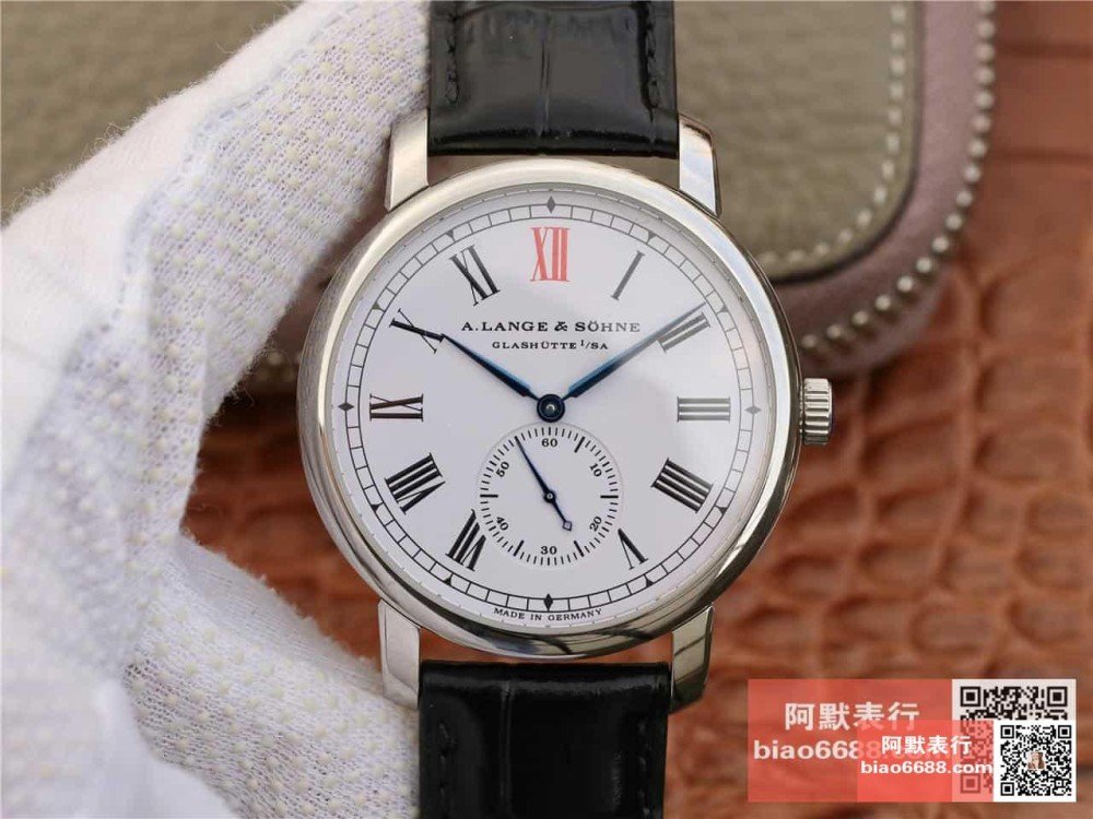 랑에 운트 죄네 클래식 1815 시리즈 바우하우스 스타일 3/4 데크 골드 소켓 구즈넥 40mm