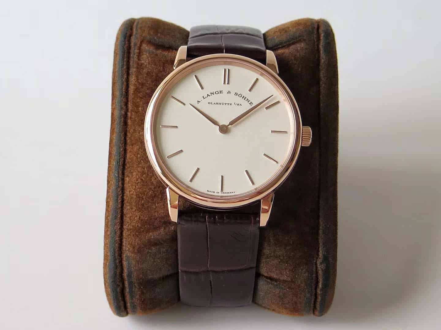 랑에 운트 죄네 SAXONIA 레더 스트랩 드레스 워치 39mm 205.086