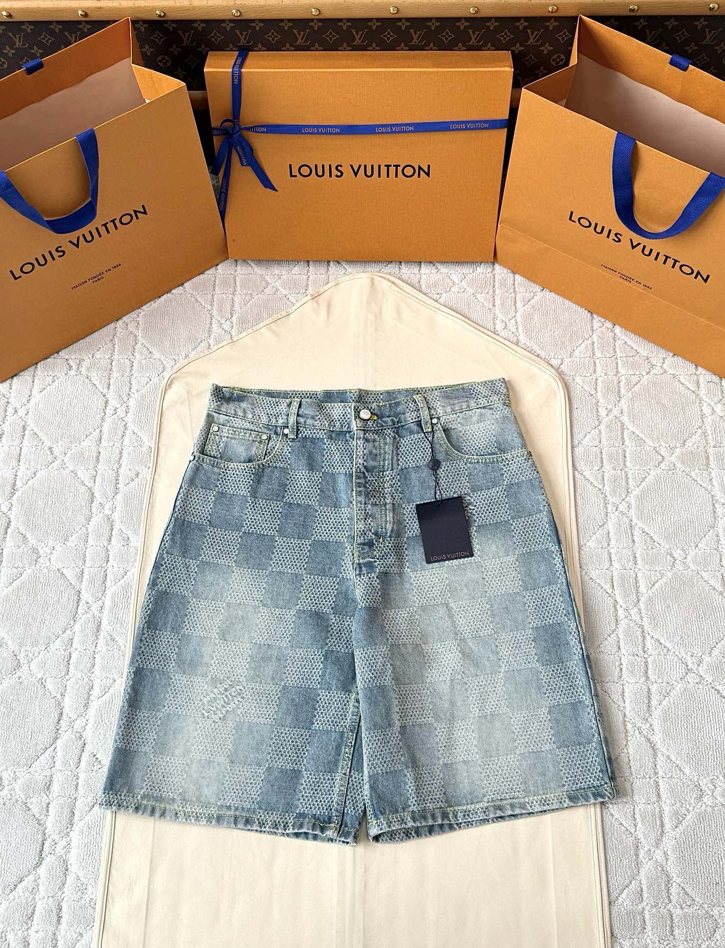 루이비통 다미에 3D 라이트 데님 숏 팬츠